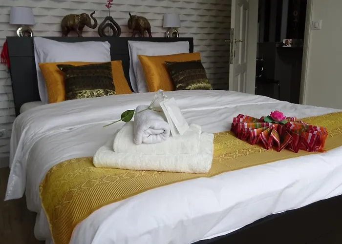 Baan Siam